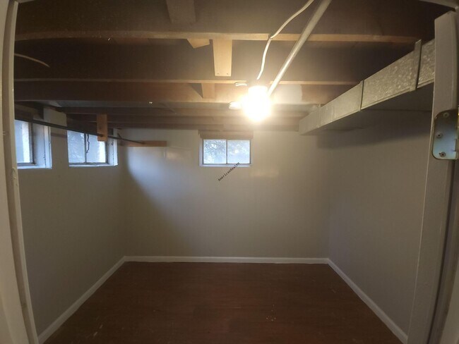 Building Photo - Charming & Comfortable Home in North County St. Louis