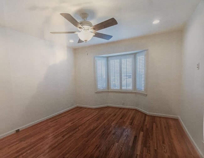 Building Photo - 11861 Laurelwood Dr