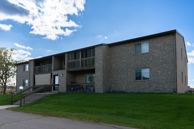 Fargo, ND Clearview Apartments | Exterior - Clearview