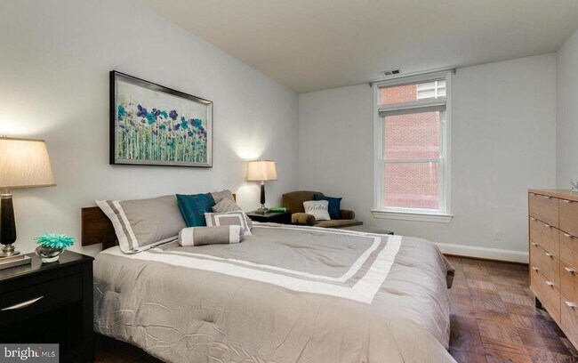 Building Photo - 1201 O St NW