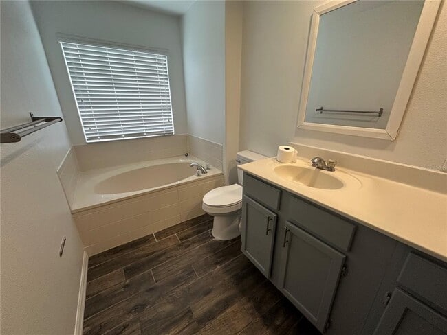 Building Photo - 1941 Island Walk Dr