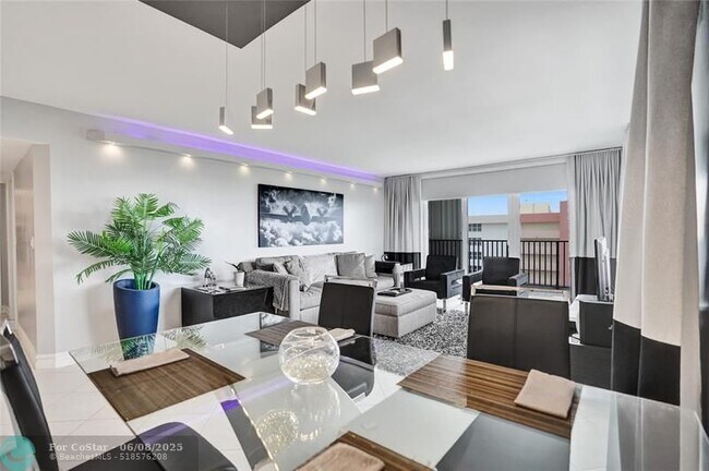 Building Photo - 1150 Hillsboro Mile