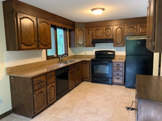 Building Photo - 7 Overlook Ave