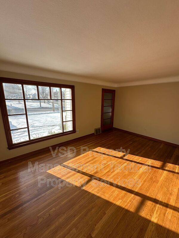 Building Photo - 10301 Granger Rd