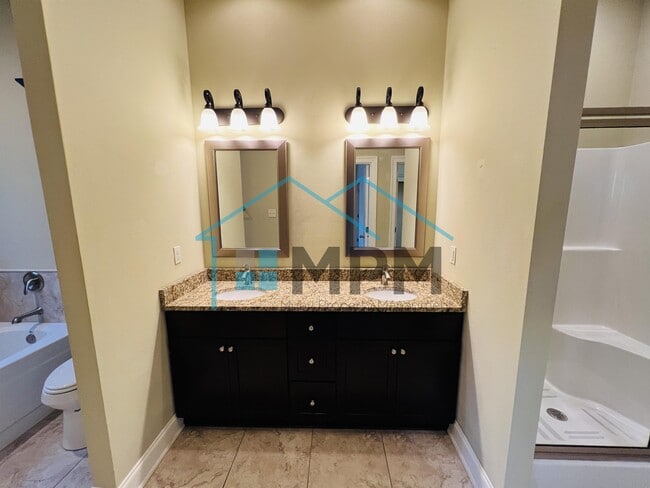 Building Photo - 111 Briar Glen Dr