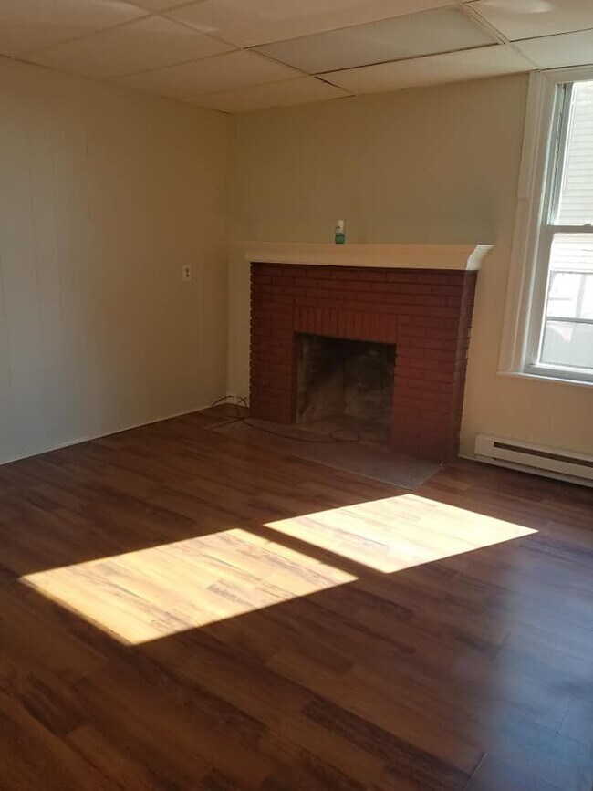 Building Photo - Second Ave