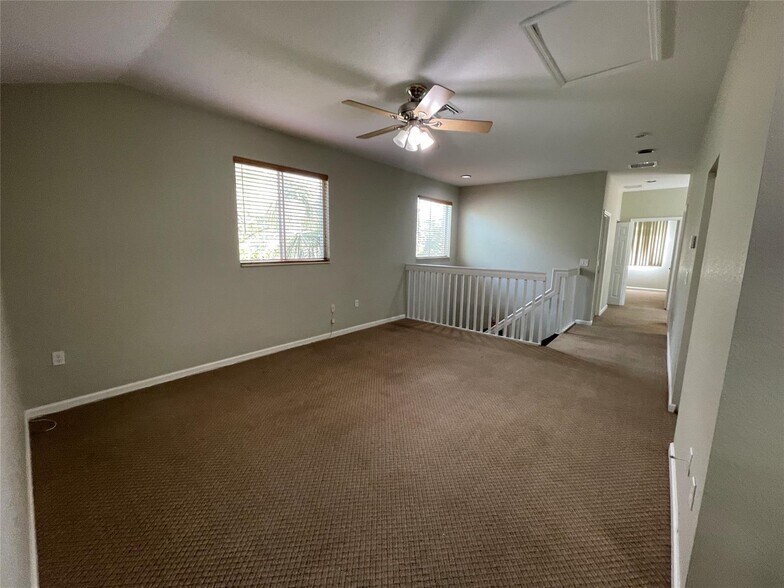 Building Photo - 5031 Madison Lakes Cir W