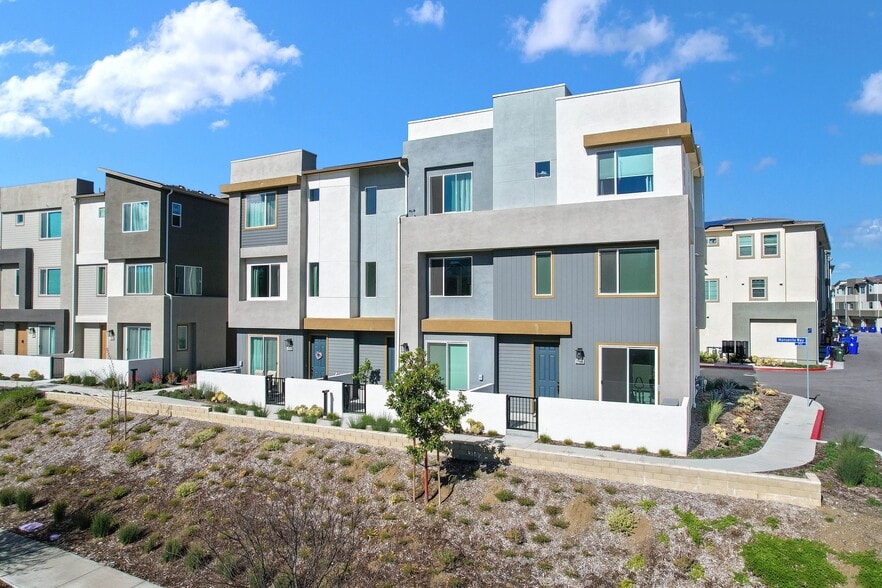 Front - 27586 Manzanita Way