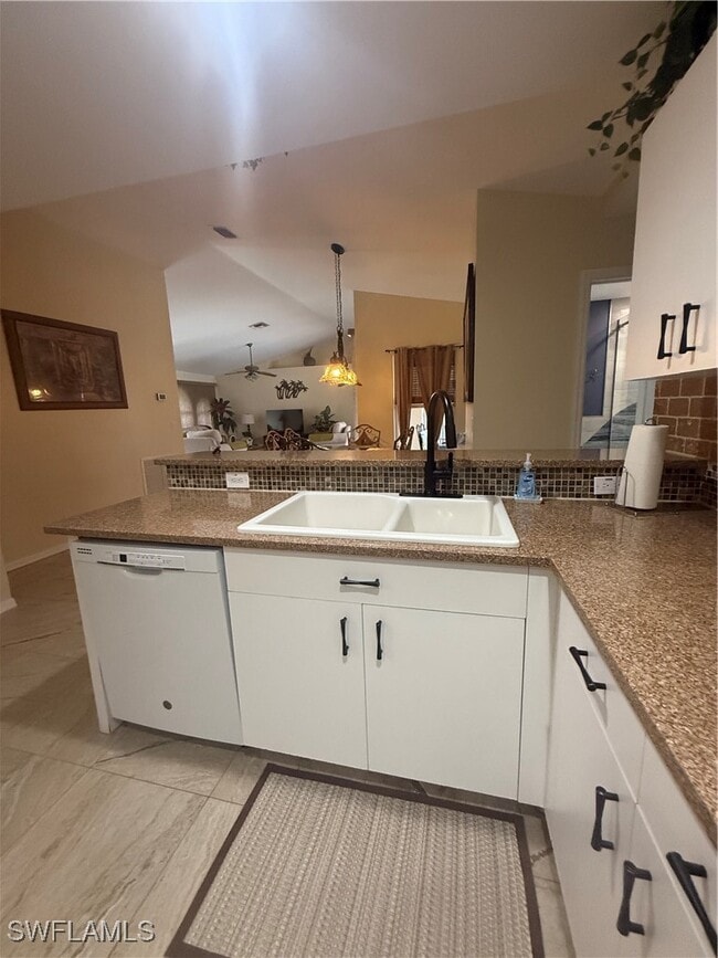 Building Photo - 1113 SE 20th Ct