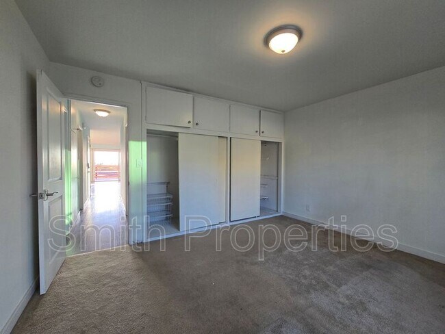 Building Photo - 509 N Helberta Ave