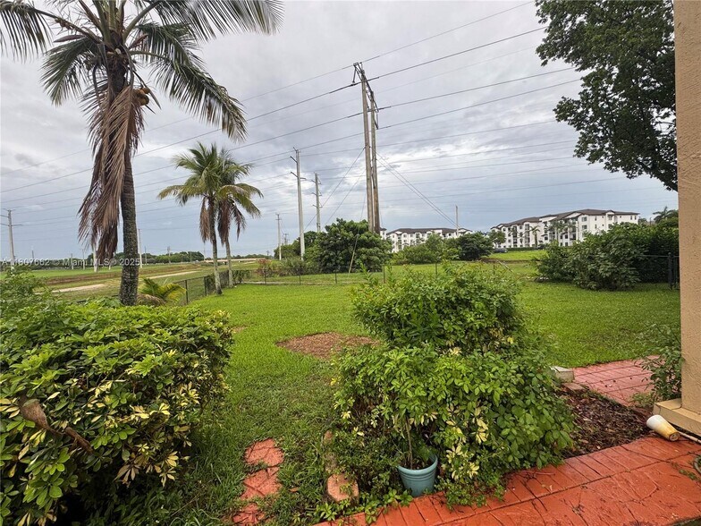 Building Photo - 12701 SW 49th Ct