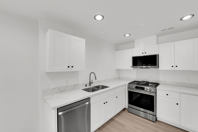 Building Photo - 3100 Chadford Pl
