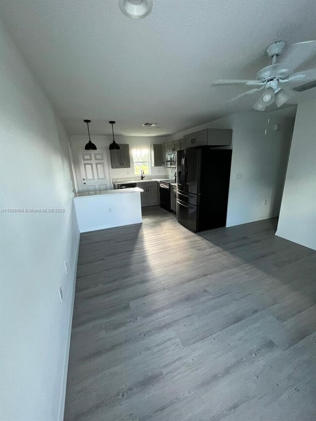 Building Photo - 5218 SE 43rd St