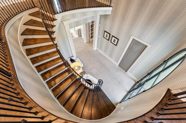 Building Photo - 7 Marilane St