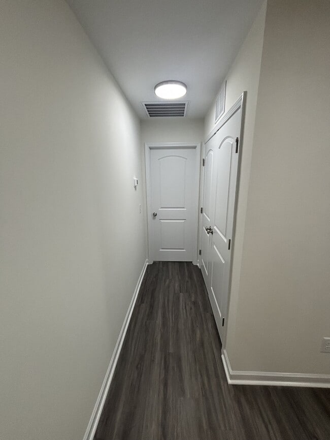 Building Photo - 612 S Blackmon St