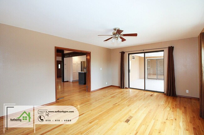 Building Photo - 3345 Golden Heights Dr