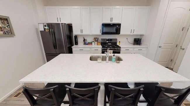 Building Photo - 6060 N Netherland Ct