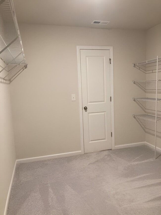 Building Photo - 10155 Chatham Run Ln