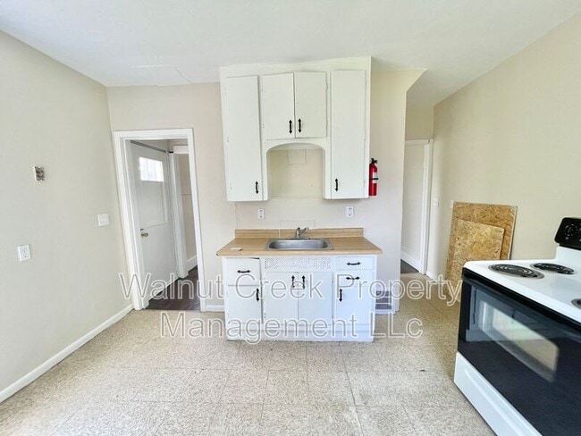 Building Photo - 1627-1627 E 31st St