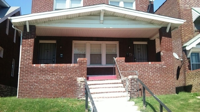 Front Porch - 4829 Margaretta Ave