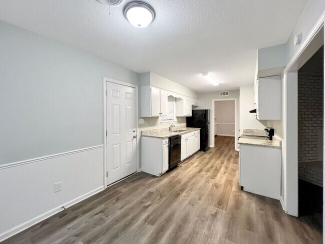 Building Photo - 3129 Domar St