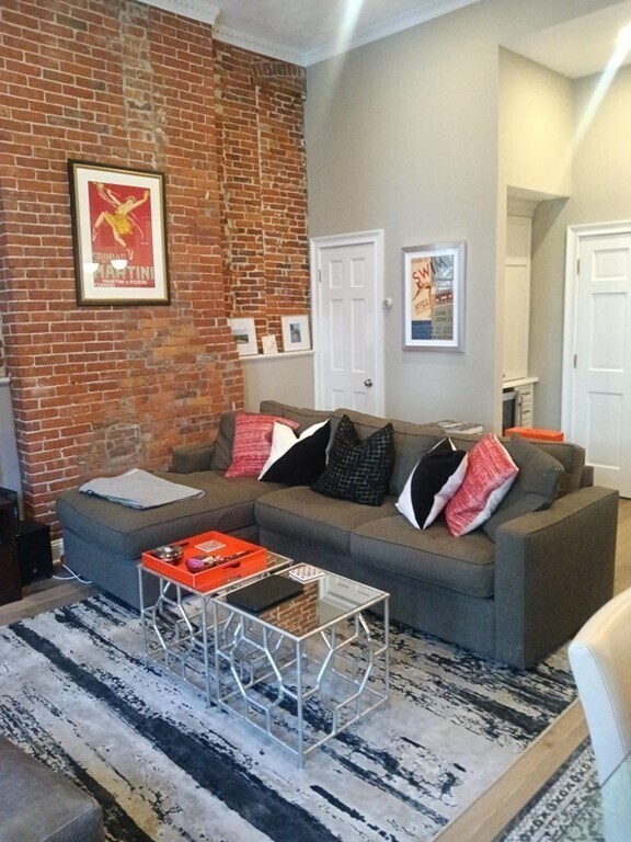 Building Photo - 23 Hancock St