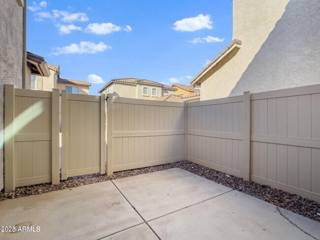 Building Photo - 1958 W Busoni Pl