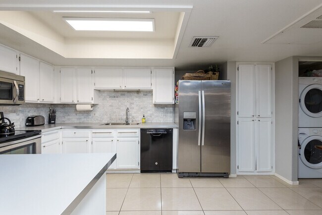 Building Photo - 9775 N 94th Pl