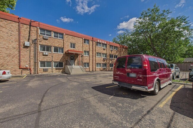 Building Photo - 2630 Pleasant Ave