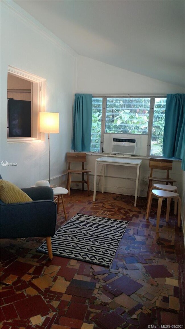 Building Photo - 11342 Peachtree Dr