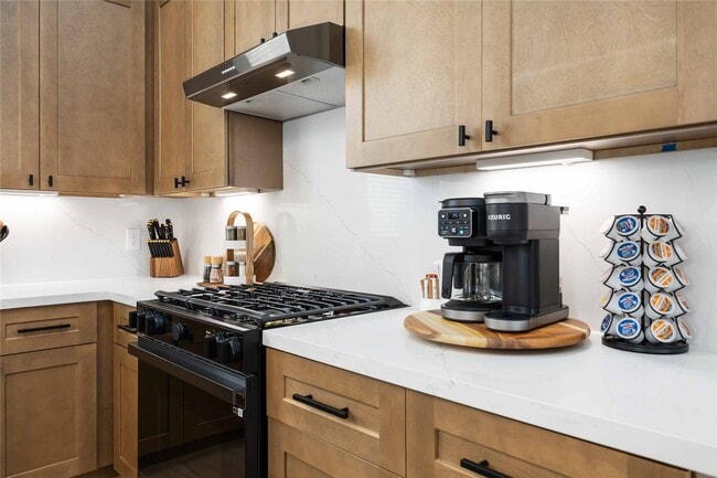 Building Photo - 3028 Lamar St