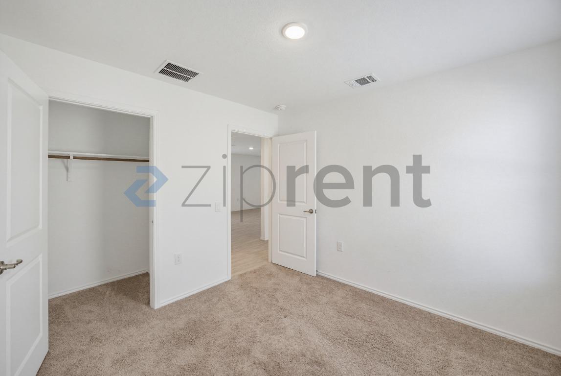 Building Photo - Unit