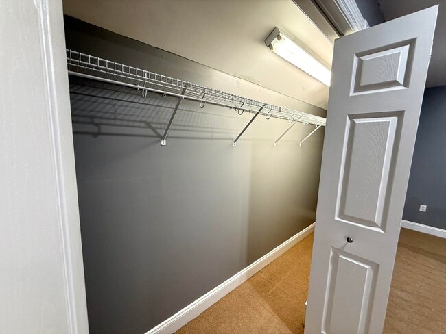 Building Photo - 98 Melrose Dr