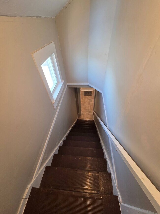 Building Photo - 3027 Fortune Ave