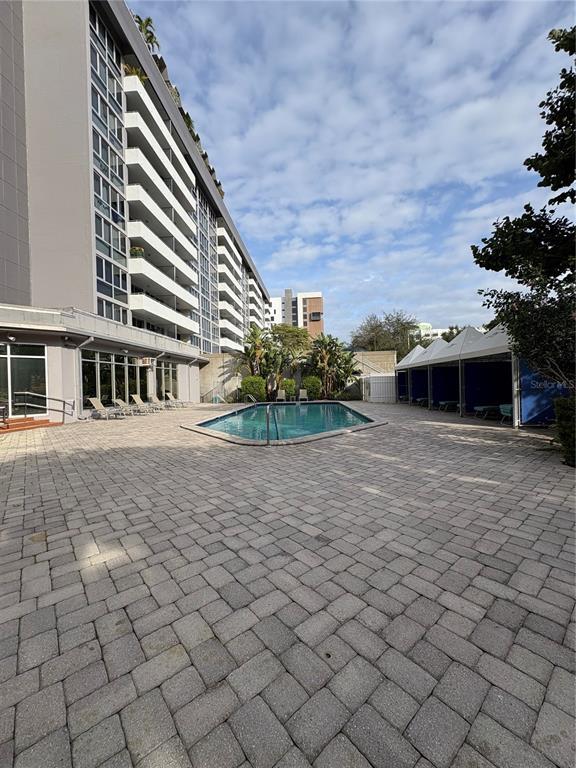 Building Photo - 470 3rd St S