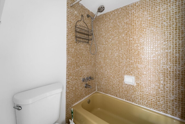 Building Photo - 250 180th Dr