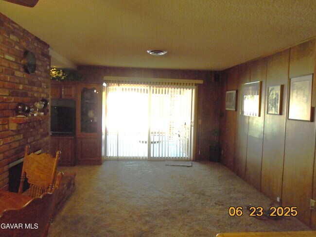 Building Photo - 43901 Fabrik Ave