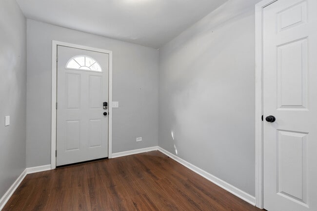 Building Photo - 225 Kedvale Ct
