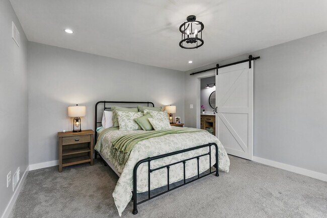 Building Photo - 1037 N Harrison St