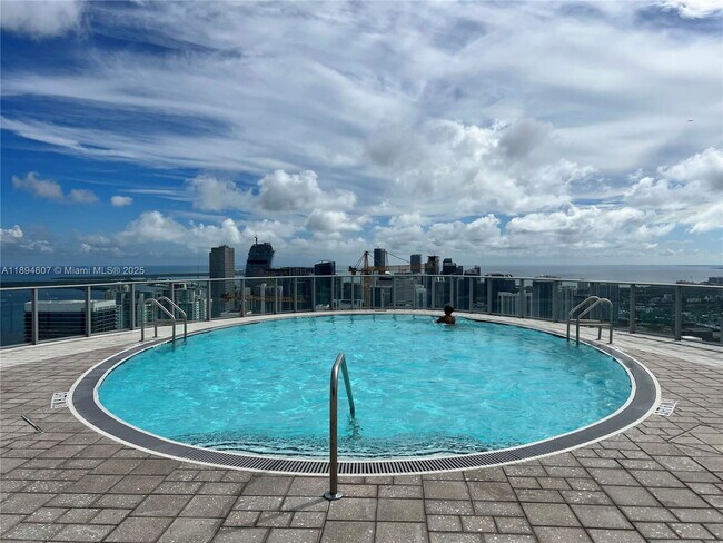 Building Photo - 851 NE 1st Ave