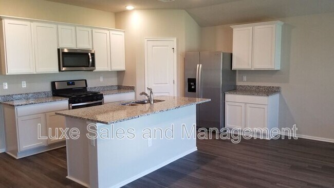 Building Photo - 3110 Debbie Ln