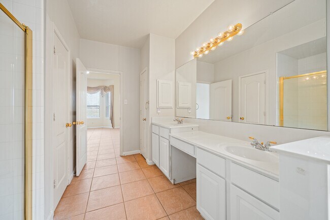 Building Photo - 11134 Maynard Pl