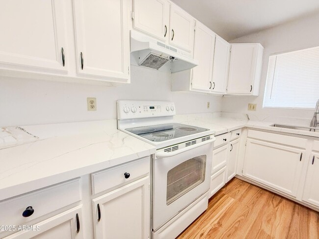 Building Photo - 7027 W Cherry Hills Dr