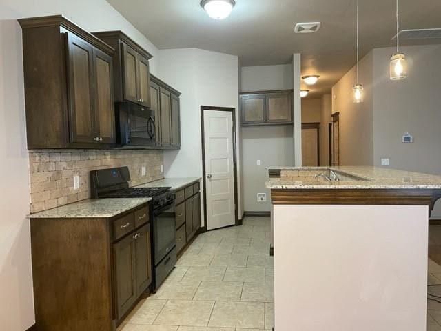 Building Photo - 2112 SW 140th St