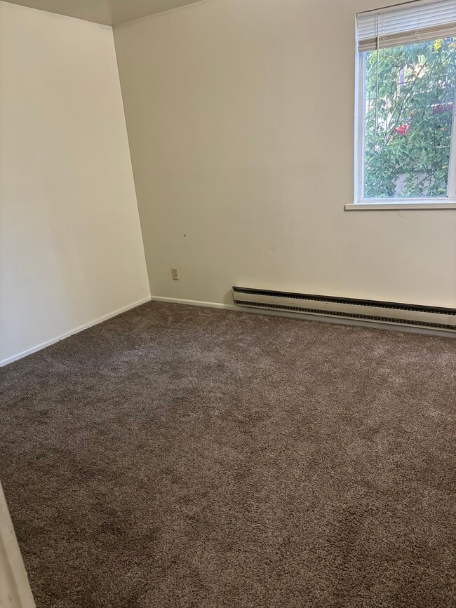 Building Photo - 1818 E 5625 S