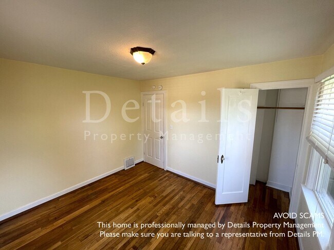Building Photo - Charming 2BR, 1BA house With Loft & Office