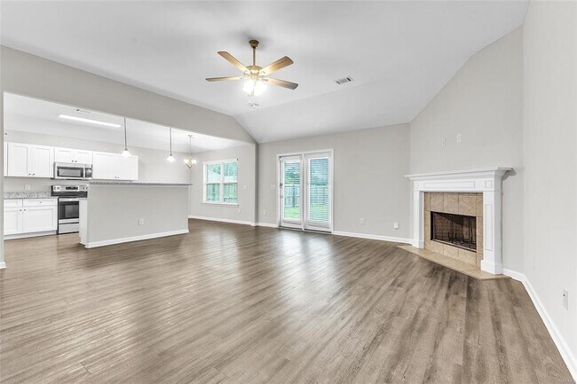 Building Photo - 1823 Landing Pl