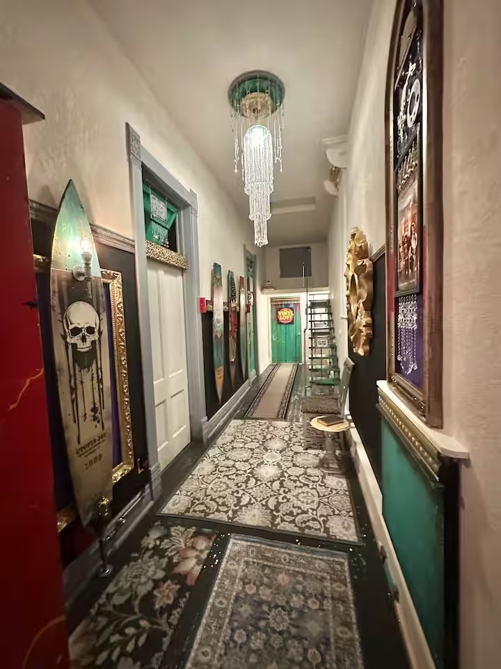 common hallway - 117 W Harrison Ave