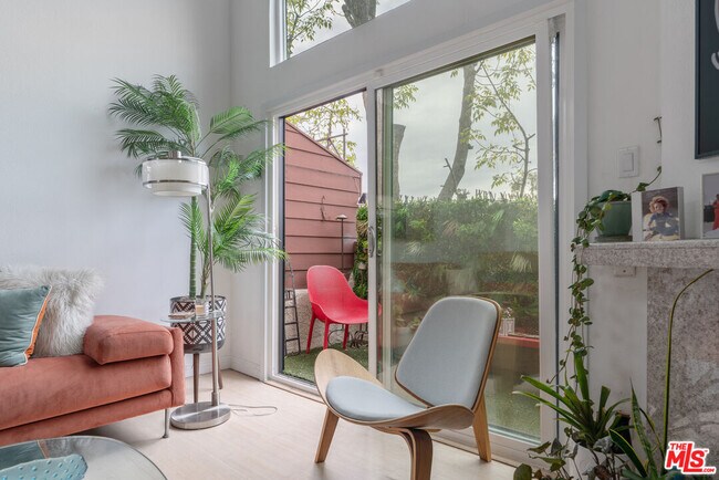 Building Photo - 1979 Grace Ave