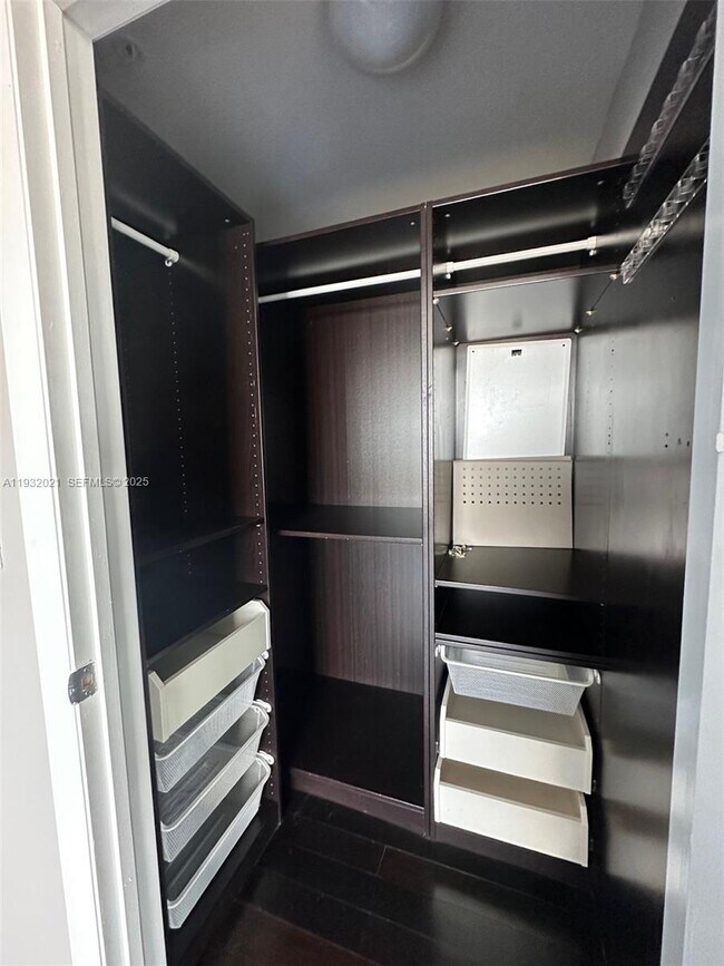 Building Photo - 90 SW 3rd St